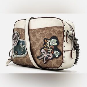 Coach Camera Bag Shoulder Bag
Cordetto Patch Signature Studded
Chain